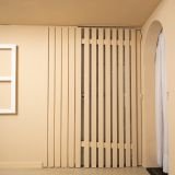 Pared con textura de listones de madera y arco entrada estilo mediterráneo para video.